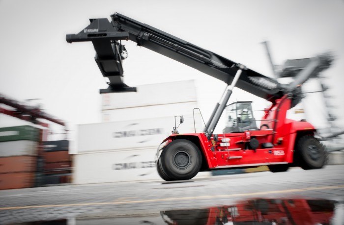 卡尔玛K-Motion for reachstackerphoto by Cargotec Germany GmbH