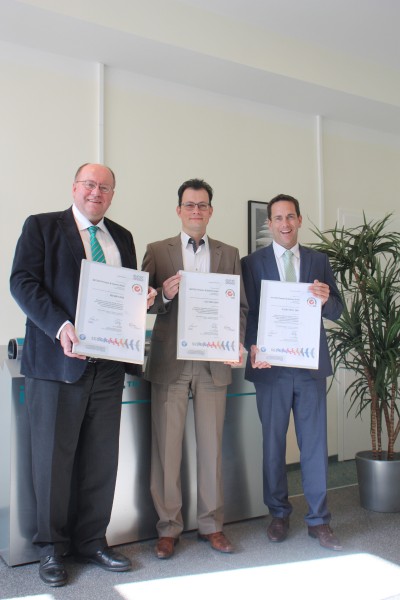 The management of NETZSCH Pumps & Systems, Dipl. Ing.  industrial engineering. Felix  Kleinert and Dipl. Kfm. Jens  Niessner rejoice with Dipl. Ing.  Bert Nowitzki, Head of Integrated  Quality Systems, on the obtained  certificates to DIN EN ISO 14001,  OHSAS 18001 and DIN EN ISO  900. (from left to right: Felix Kleinert,  Bert Nowitzki, Jens Niessner)Photo by NETZSCH Pumps