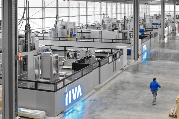 Ten travelling column machines from SHW Werkzeugmaschinen, at RIVA in Backnang, machine workpieces out of stainless steel and aluminium for Mecca.Photo by SHW-Werkzeugmaschinen GmbH Photographer: Jan Walford